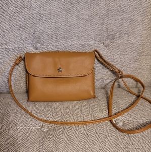 Gianni Conti small crossbody bag. Tan color, leather
